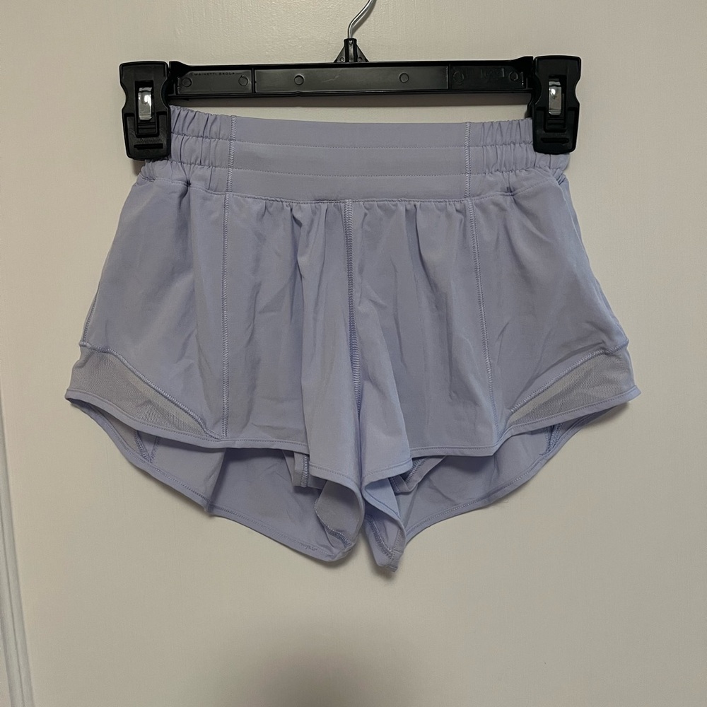 Lululemon Hotty Hot High-Rise Short 2.5” - light blue - size 4